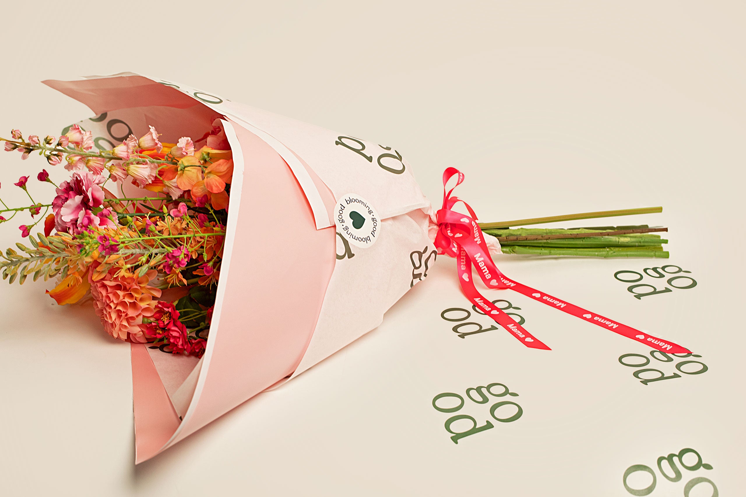 Muttertags-Geschenkverpackung – Mit Band, Umschlag & Karte und luxuriöser Verpackung